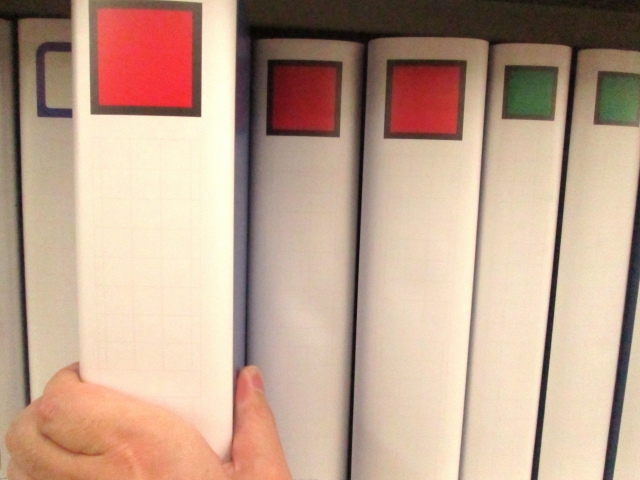 マンション管理組合が保管すべき書類とは?竣工図書・修繕履歴の保管方法を解説