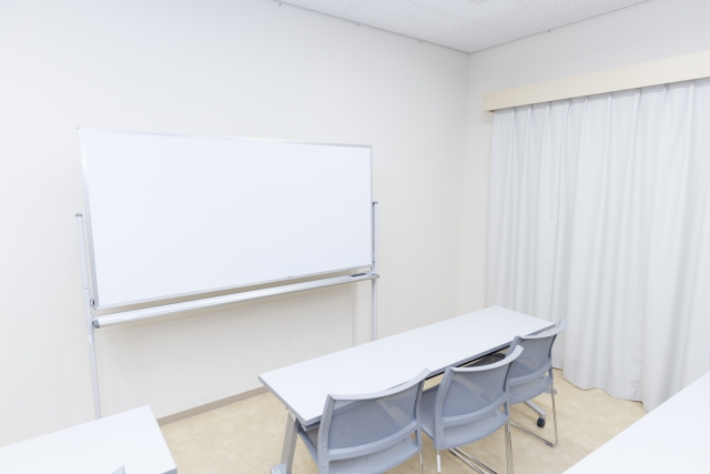 理事会に管理会社の担当者や管理人は毎回出席するべき?理事会運営の基本を考える