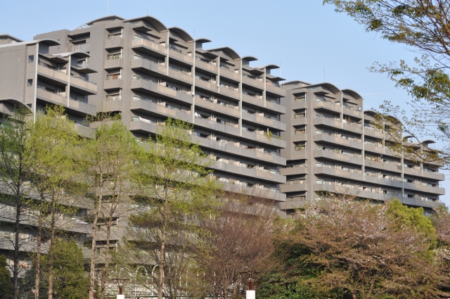 マンションの大規模修繕工事で見積りに参加する施工業者の募集・選定方式