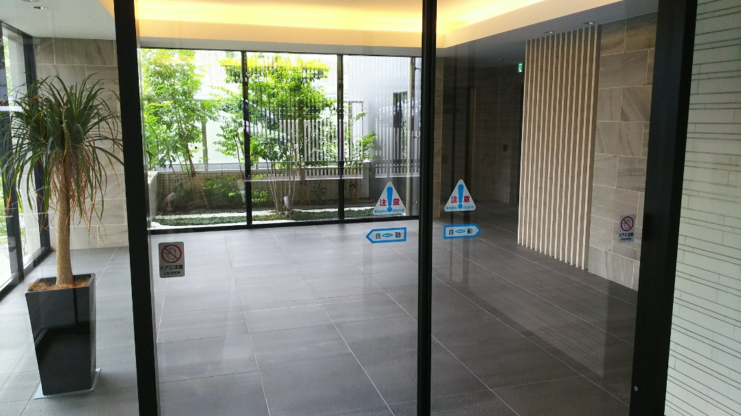 自動ドアの保守点検、年に何回?コスト削減も視野に入れて見直そう