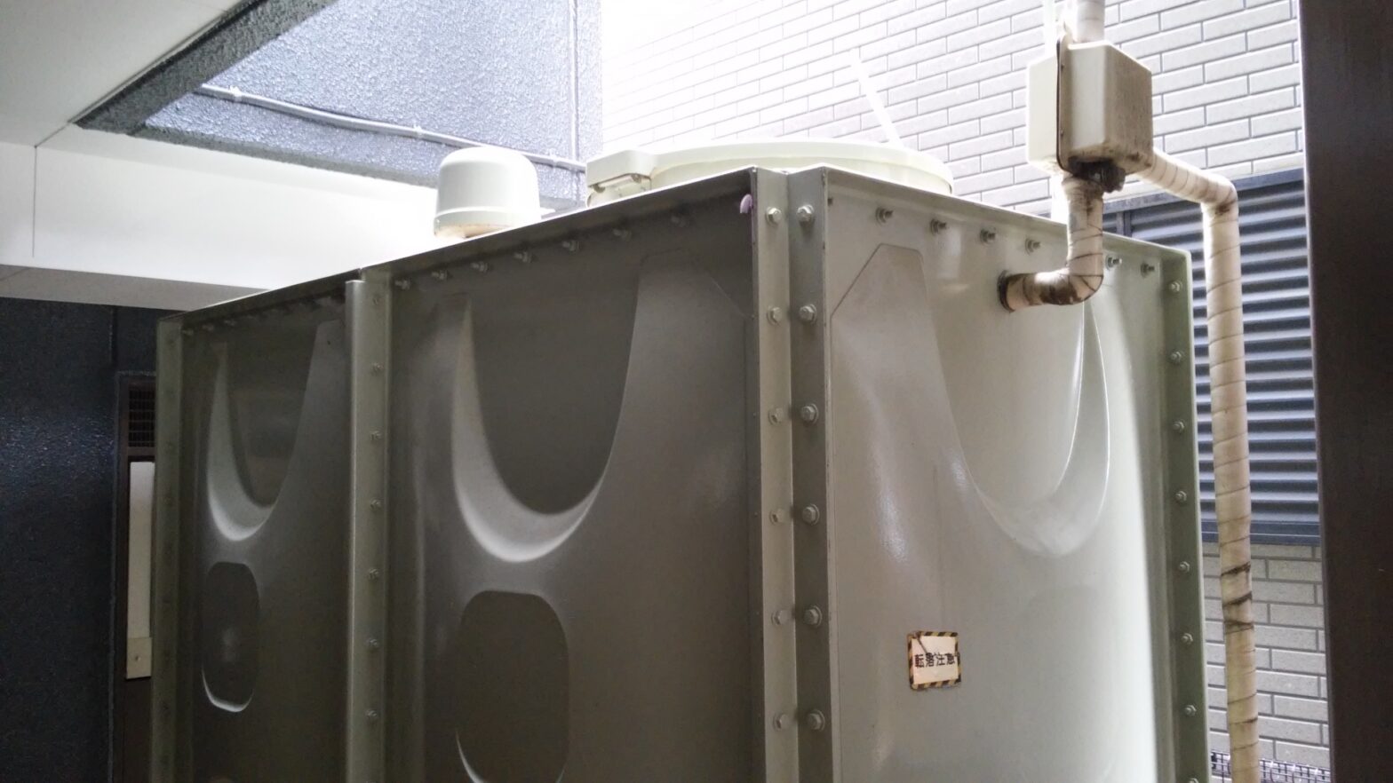 マンションの受水槽は検査と清掃が必須!安全な水を守るためにできること